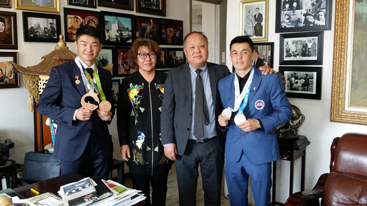 Read more about the article Д. ОТГОНДАЛАЙ УУЛЗАЛТ ХИЙВ