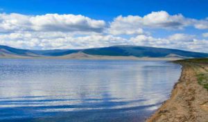 Read more about the article Толь шиг тунгалаг Өгийн нуур минь