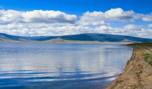 Read more about the article Толь шиг тунгалаг Өгийн нуур минь