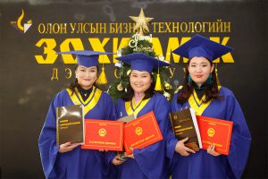 Read more about the article Магистрантурын төгсөлт боллоо