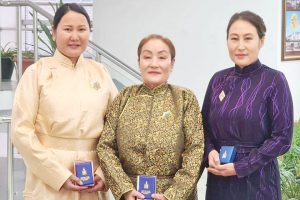 Read more about the article Төрийн одонгоор шагнуулав